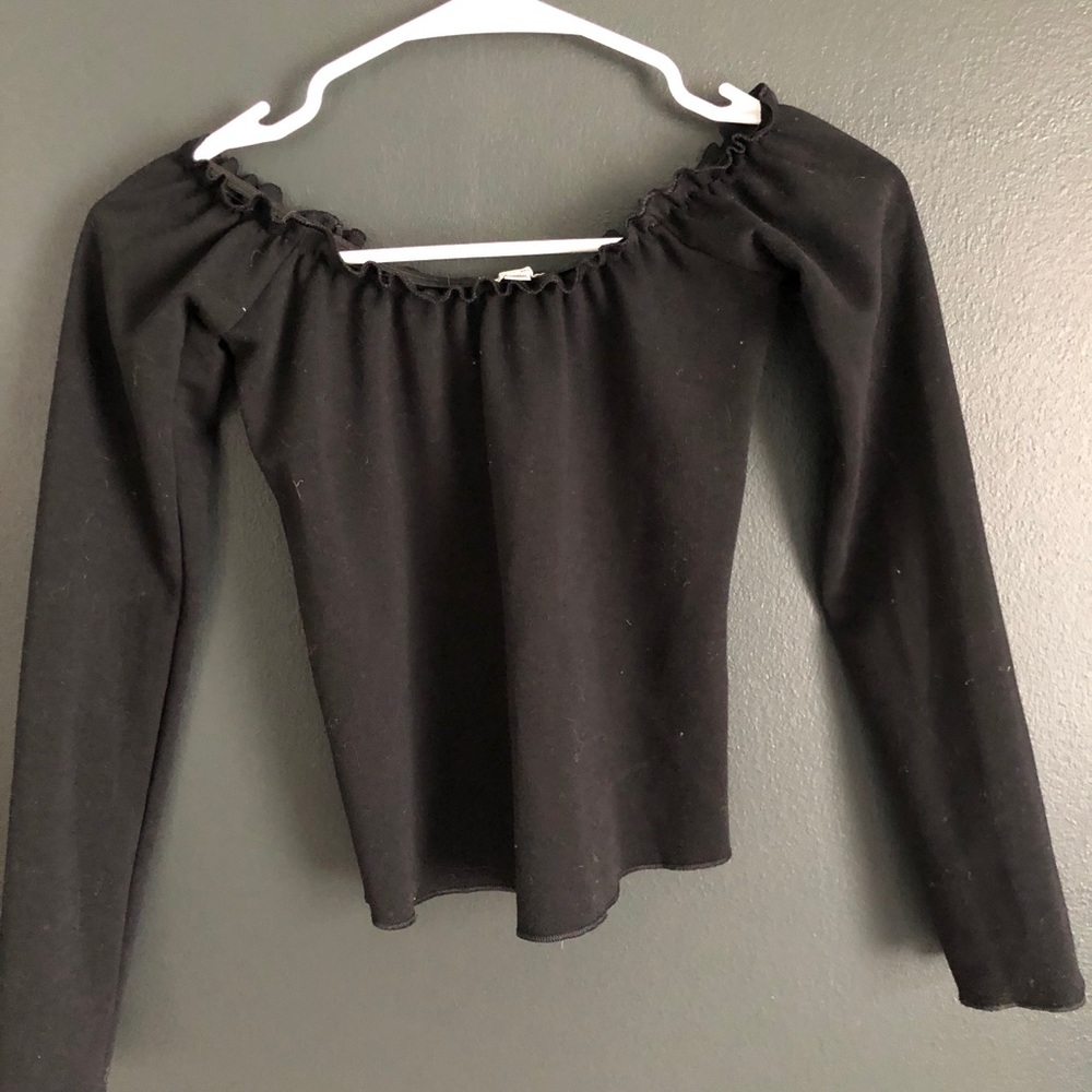 Off shoulder UO top